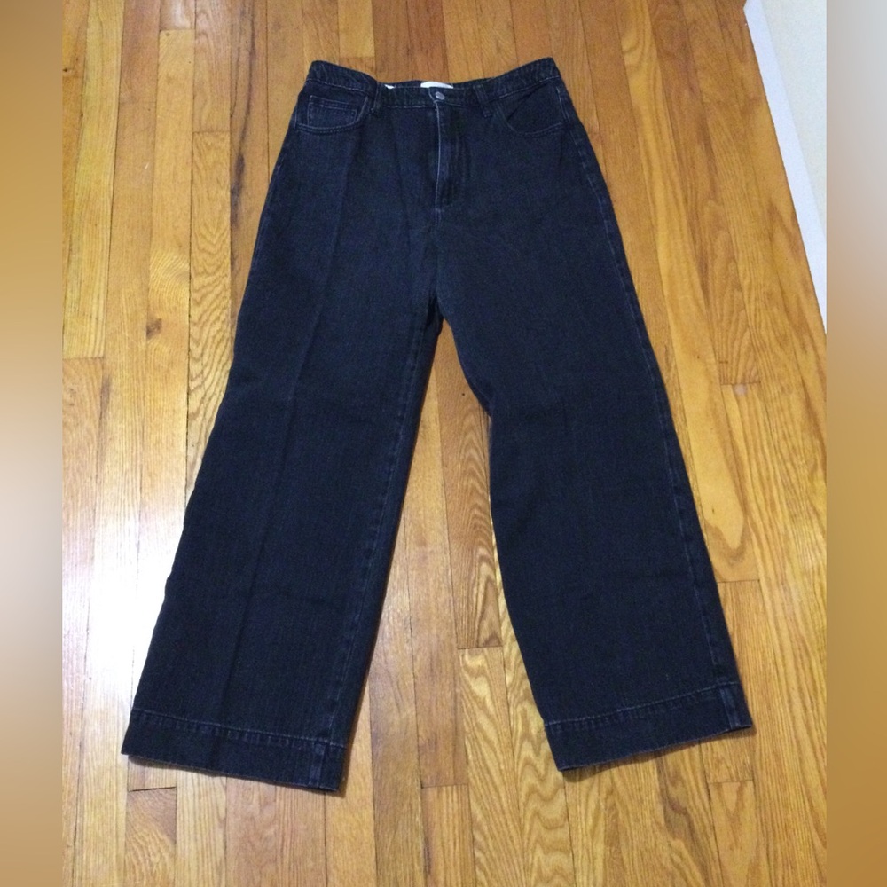 Universal Thread Black Woman’s High Rise Wide Leg Jeans. Gently Worn.